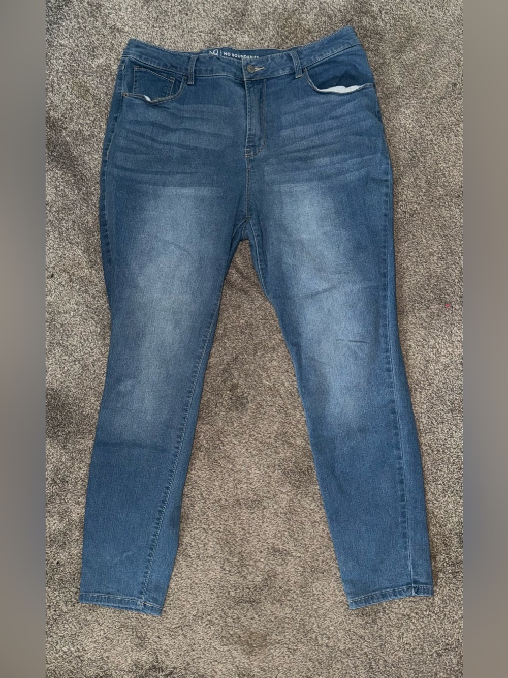 No Boundaries Women’s Mid-Blue Skinny Jeans